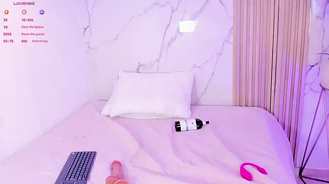 XXX chat uživo modela Ninalune