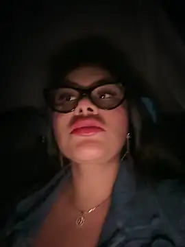 Živý XXX chat Issane_Peru
