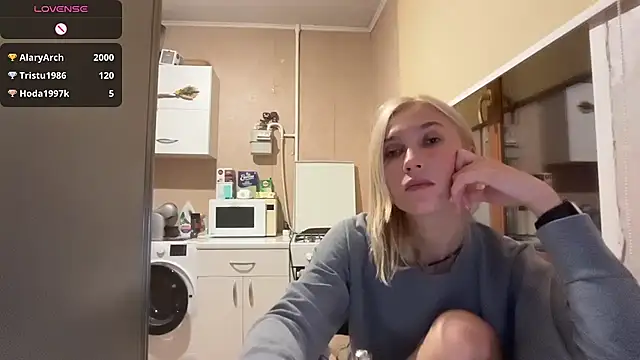 צ'אט XXX בשידור חי של AngelJeni