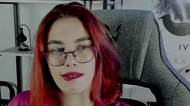 Chatroom XXX en direct de SeraphineDuskryn