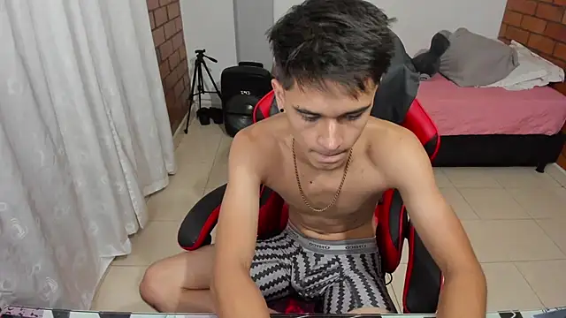 Aron_Boyy – Naživo XXX chat