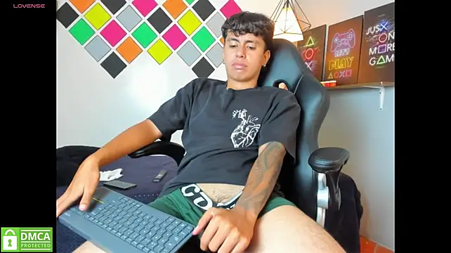 Jonnie-rodriguez Live XXX-Chat