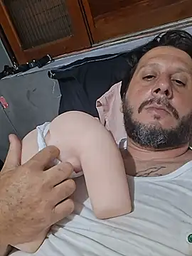 Show modela COROADOTADOCASADO na web-kameri
