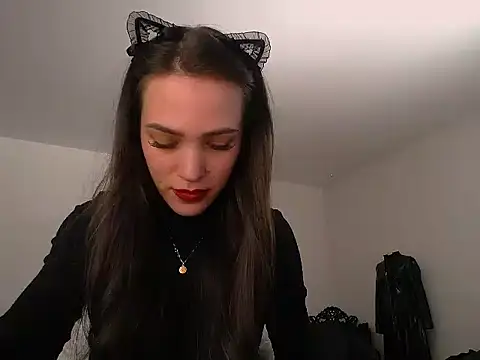 AlienaMoore – Naživo XXX chat