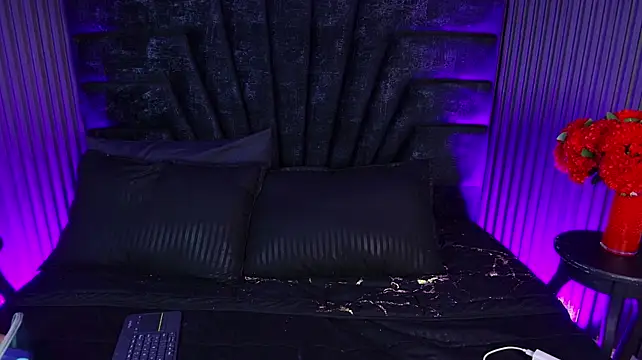 MiiaLimour – Naživo XXX chat