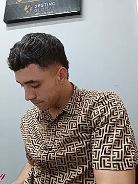 Cris-h Chat XXX live