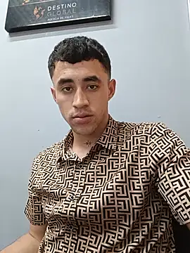 Cris-h Chat XXX live