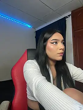 Emy_Laurens – Naživo XXX chat