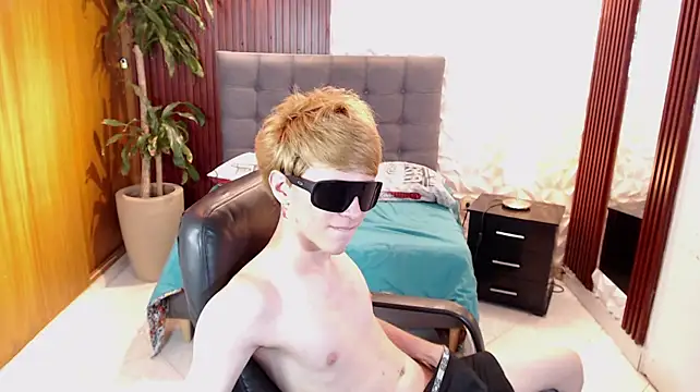 XXX chat uživo modela prince_philipe