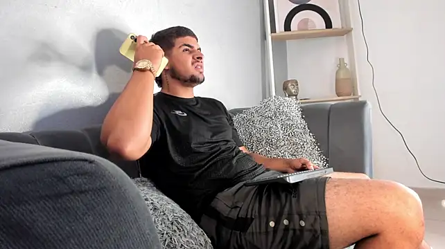 XXX chat uživo modela ThiagoBlake