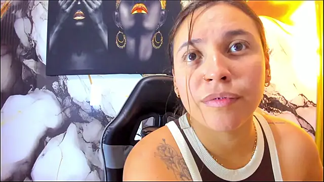 LizzRouse Adlı Modelin Canlı XXX Sohbeti