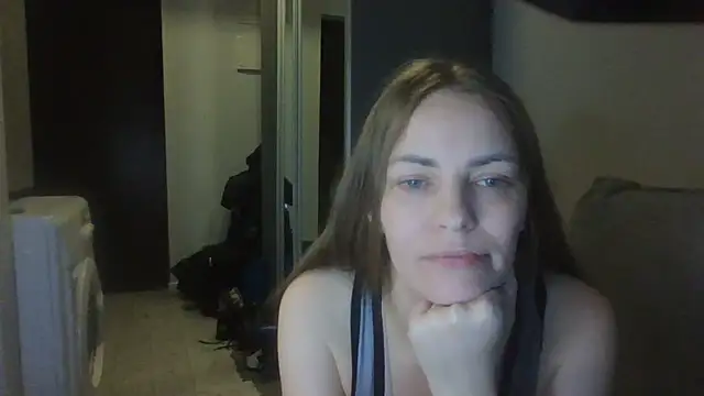 AnnaDiamond1 Show in webcam