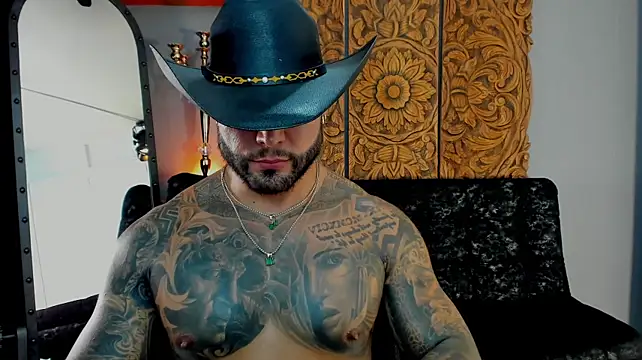 Chat +18 de Aaron_Vega ao vivo