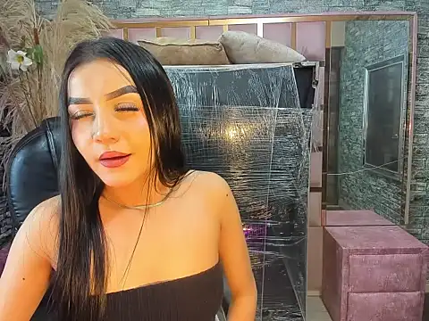 Janee_cash – Naživo XXX chat