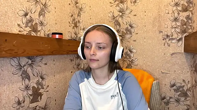 EmyMiu: онлайн-секс-чат