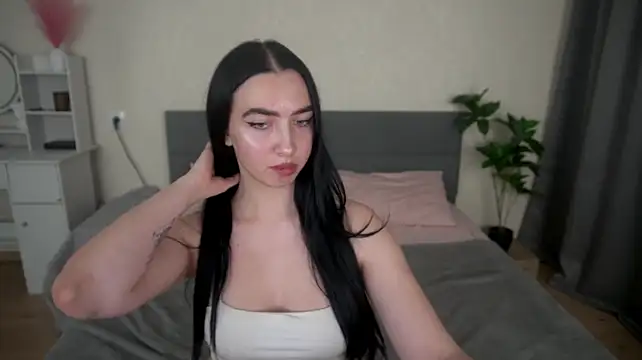 צ'אט XXX בשידור חי של WildKittenX_