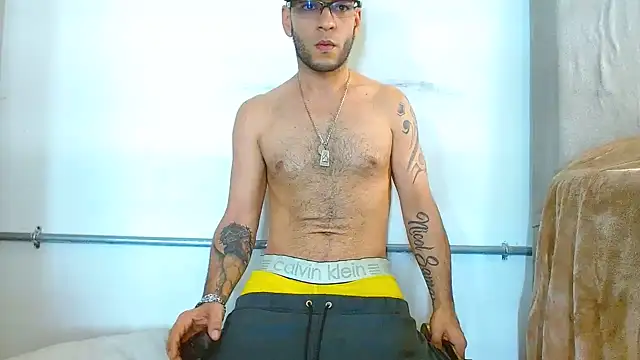Alphamaster_92 live XXX chat