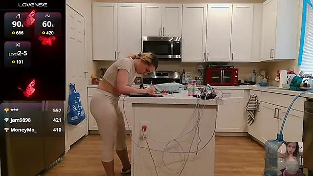 Blondiewithanass Live XXX-Chat
