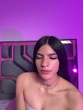 Taylor_Ec – Naživo XXX chat