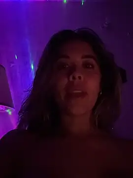 Chat +18 de Emilia_Bakerr ao vivo