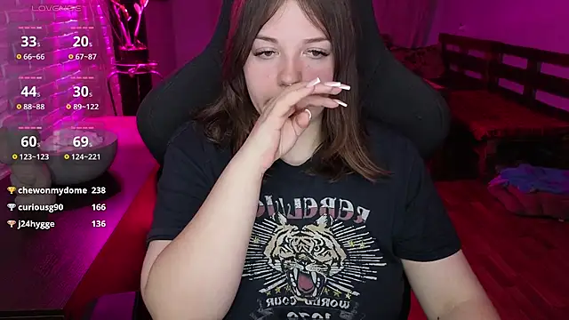 XNirvanaX Chat XXX in diretta