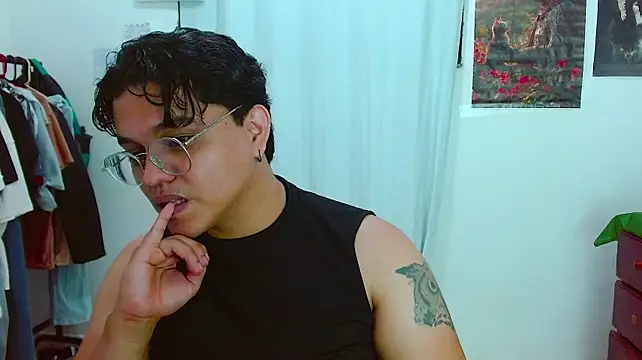 צ'אט XXX בשידור חי של Diane_exotic