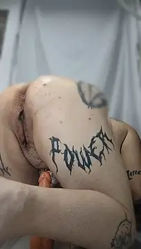 IAM_YOURF8CK1NGQUEEN live XXX chat