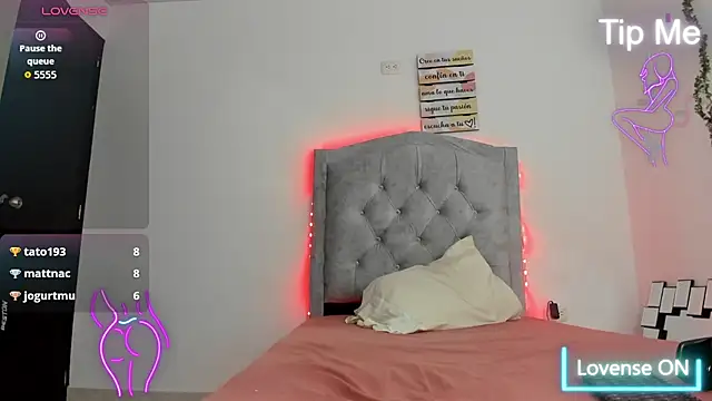 SHARONBLAKE2 – Naživo XXX chat
