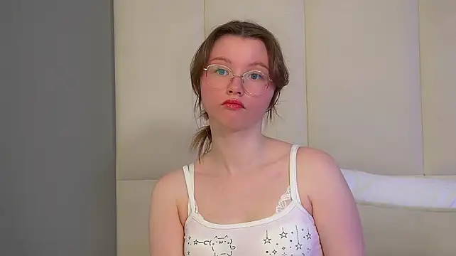 Show modela KeiraAsti na web-kameri