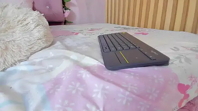 lovely__kiss__ – Naživo XXX chat