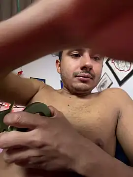 Chatroom XXX en direct de Simone_Miller