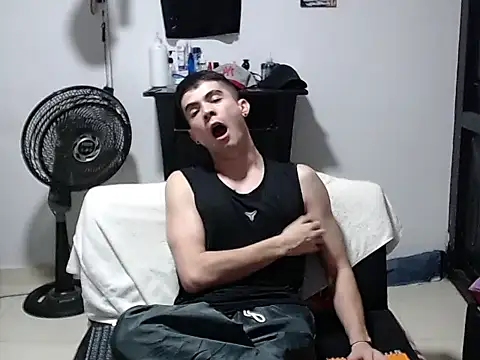 Zac_Efront Chat XXX live