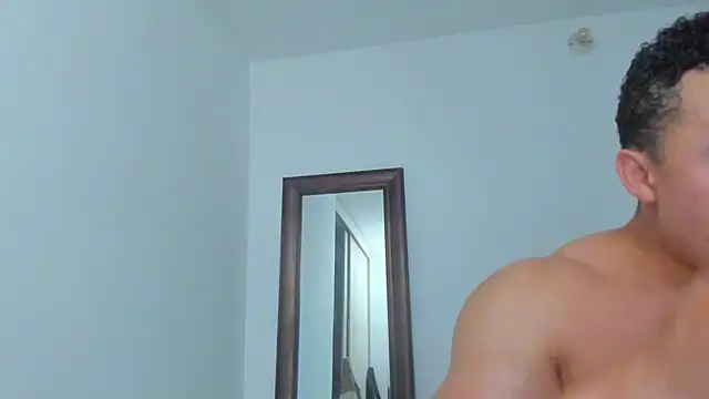 KingLevi01 Adlı Modelin Canlı XXX Sohbeti