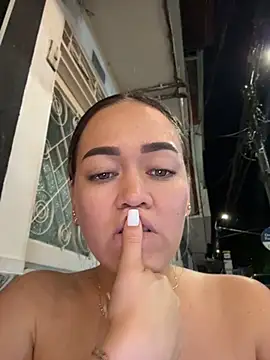 Danielavegax Adlı Modelin Canlı XXX Sohbeti