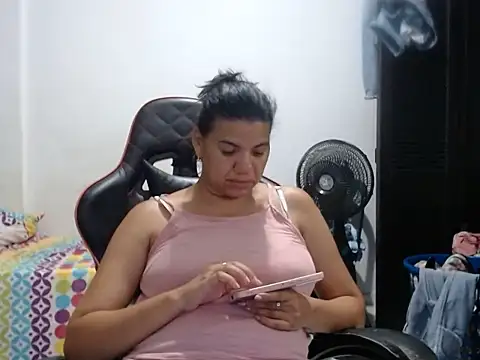 Adriana_0312 – Naživo XXX chat