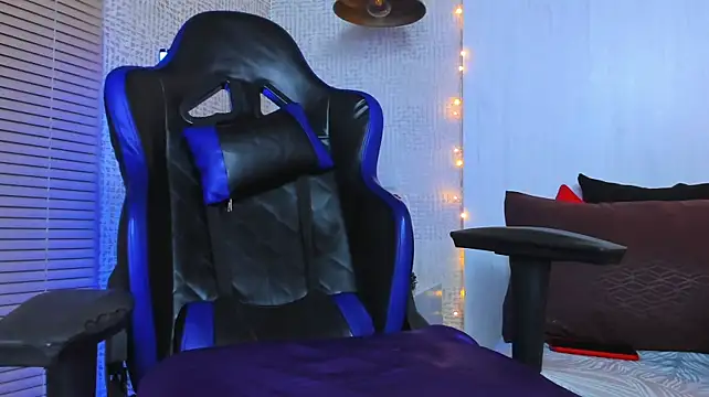 Daniel_huge22 Live XXX Chat