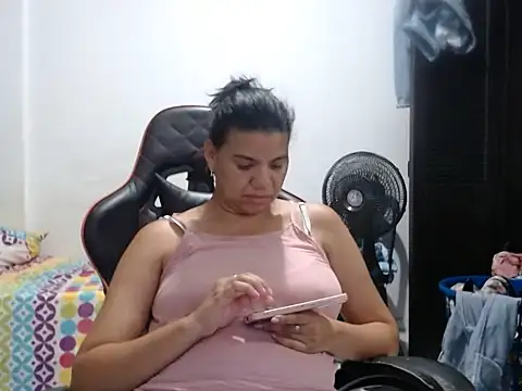 Adriana_0312 Chat XXX in diretta