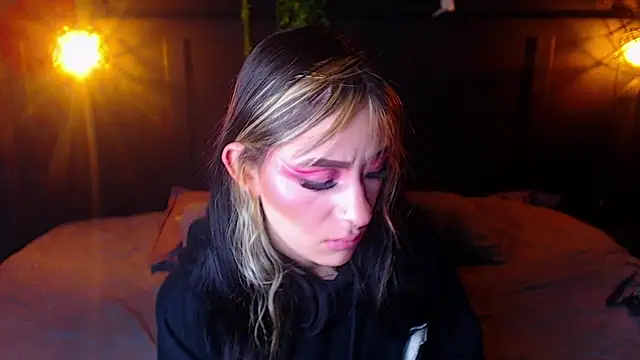 melodyygirl_'s Live XXX Chat