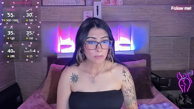 Chat XXX en directo de mia_devine_