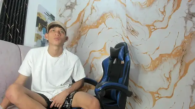 Chat XXX ao vivo de SUMMER_BOY