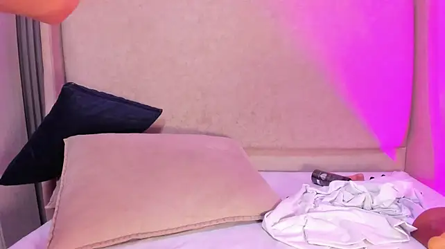 MilyClem Chat XXX live