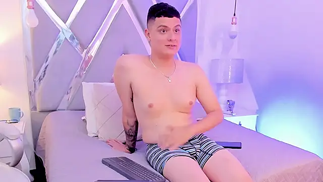 Chat +18 de AngelBlue__ ao vivo