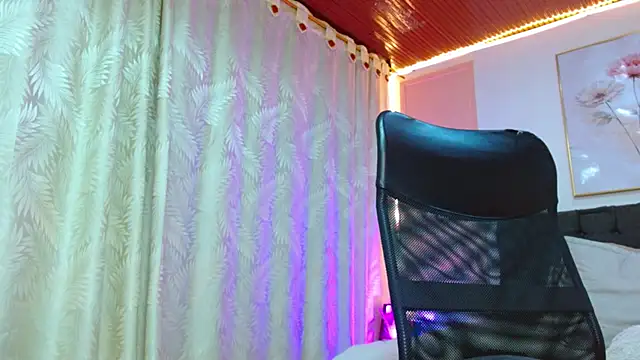 Chat +18 de Lucy_1825_ ao vivo