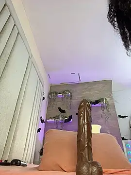 XXX chat uživo modela Keirahartz