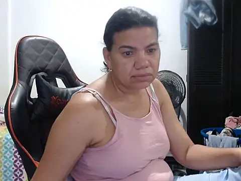 Adriana_0312's Live XXX Chat