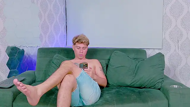 Twinfire_zeus Chat XXX in diretta