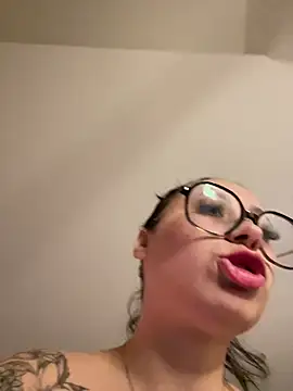 queenlo_xxx – webcam-show
