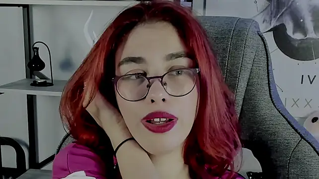 SeraphineDuskryn's Live XXX Chat