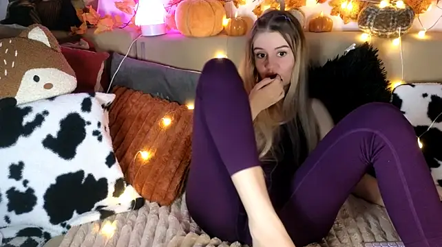 Webkamerová show nicollewetpussy