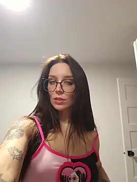 LilyOrion XXX чат на живо